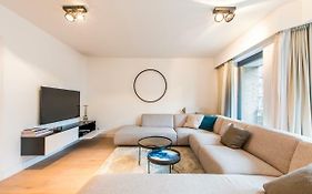 Ruim en modern appartement te Knokke nabij de dijk
