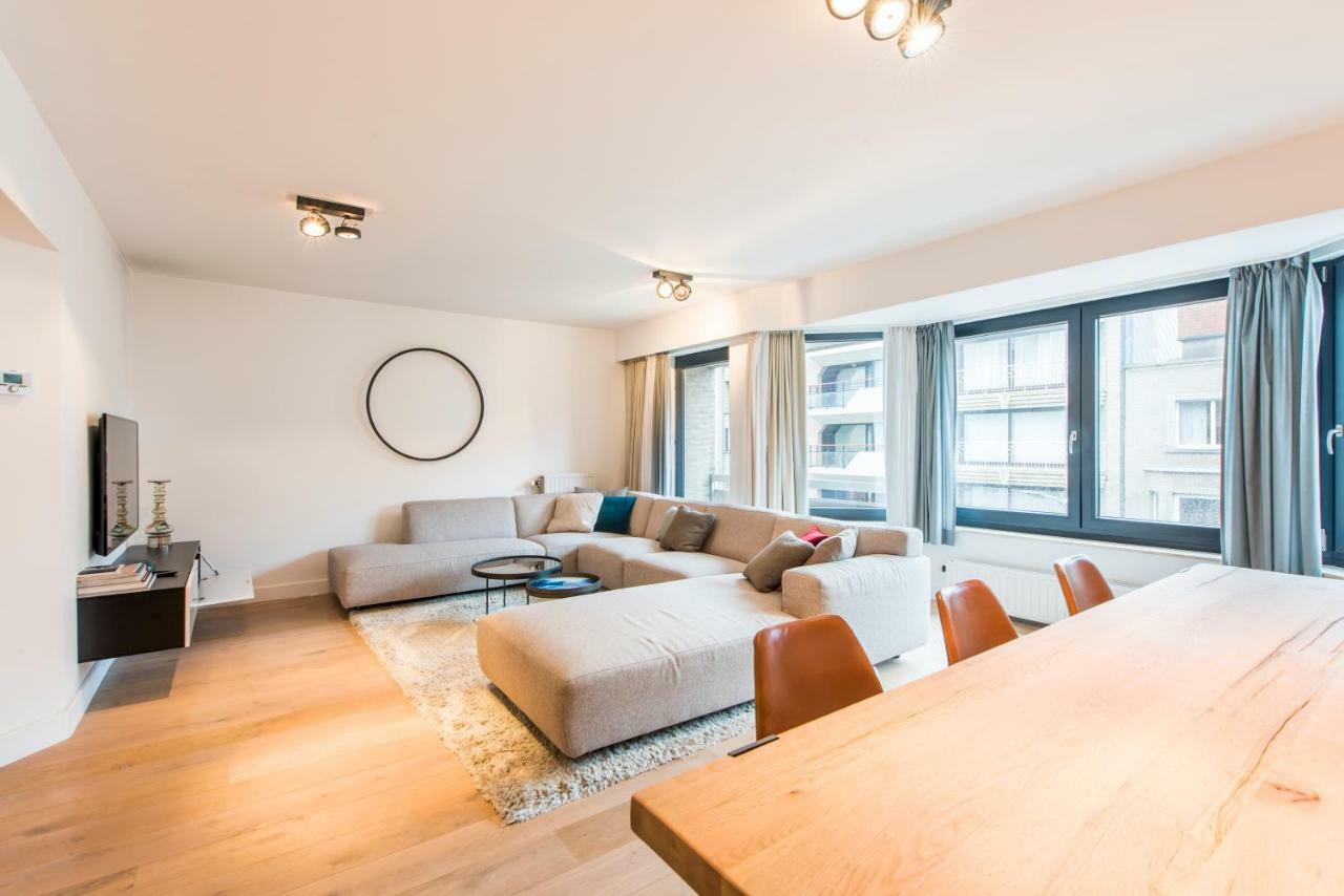 Ruim en modern appartement te Knokke nabij de dijk Buitenkant foto